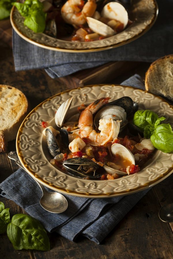 Can You Prepare an Authentic Italian Cioppino with a Rich Tomato Broth at Home?
